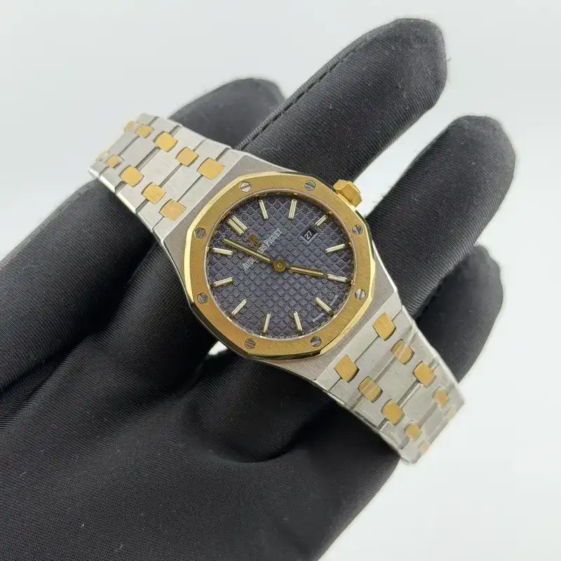 ساعت AP مدل رویال اوک دو رنگ سرمه ایی زنانه