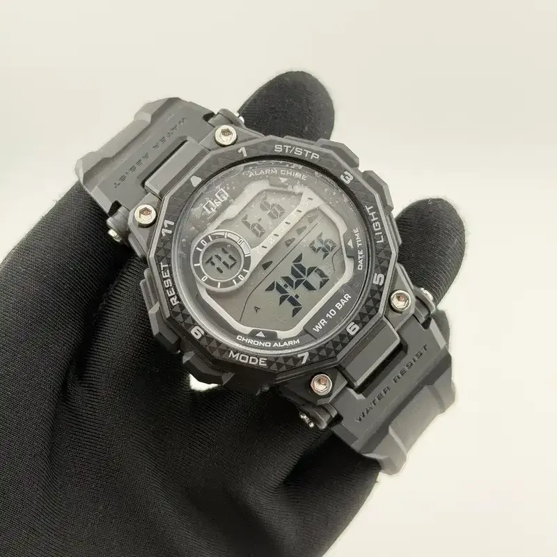 ساعت کیو اند کیو مدل G28A-001VY