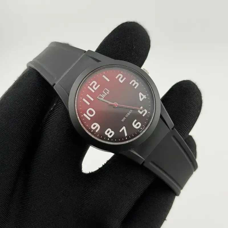 ساعت کیو اند کیو مدل V25A-002VY
